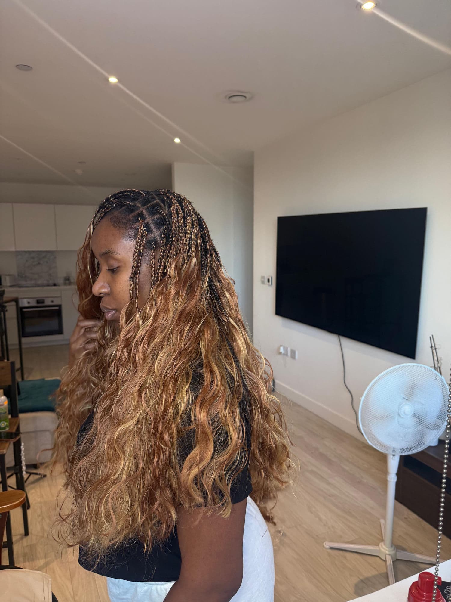 Honey-blonde boho knotless
