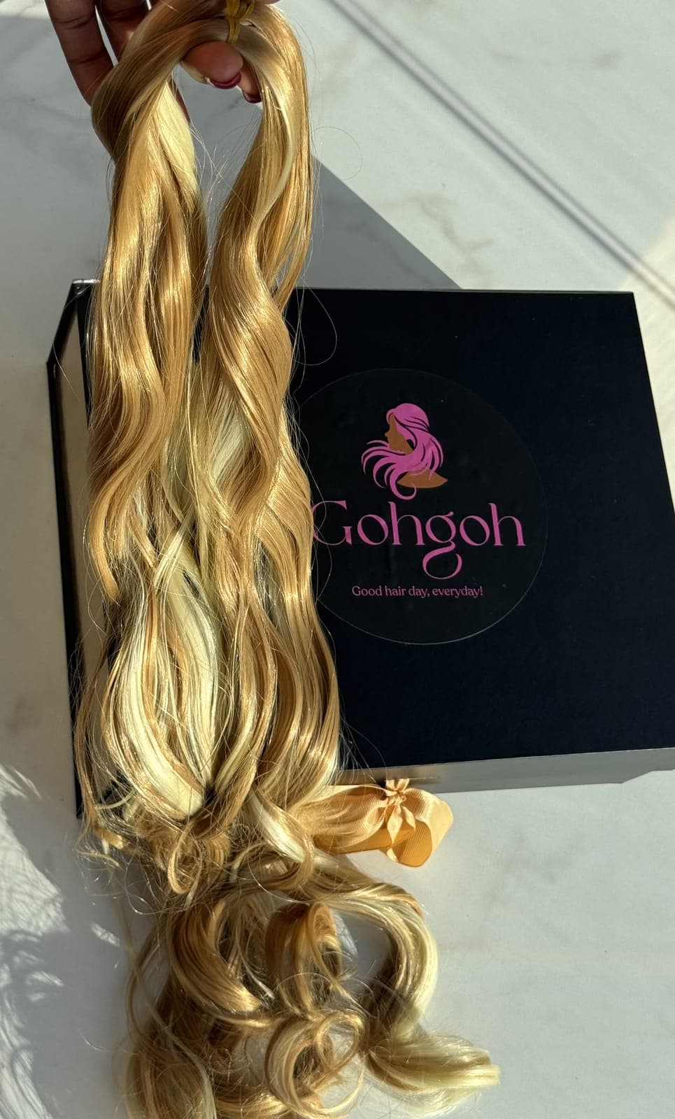 Golden Blonde Loose Curl